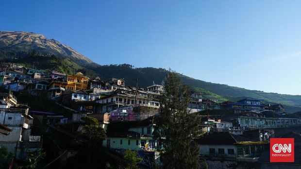 Pemandangan Nepal Van Java di Dusuh Butuh, Desa Temanggung, Kecamatan Kaliangkrik, Kabupaten Magelang, Jawa Tengah. (CNNIndonesia/Ardita Mustafa)