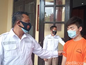 Kenneth William Divonis 7 Bulan Bui Gegara Video Hoaks Masjid Setel Lagu DJ Kenneth William Divonis 7 Bulan Bui Gegara Video Hoaks Masjid Setel Lagu DJ