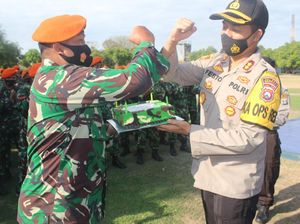Kejutan Polisi di Lereng Lawu Pada HUT ke-75 TNI Kejutan Polisi di Lereng Lawu Pada HUT ke-75 TNI