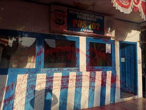 Misteri Pelempar Cat Merah ke Pos Polantas Makassar