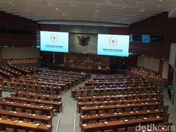 Jelang Pengesahan Omnibus Law, Menko Airlangga-Mendagri Tiba di DPR