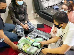 Pengedar Ditangkap di Apartemen Mewah Jaktim, Sekoper Narkoba Disita Polisi