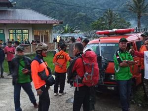 Napak Tilas PRRI di Balik Puluhan Warga Tersesat di Rimba