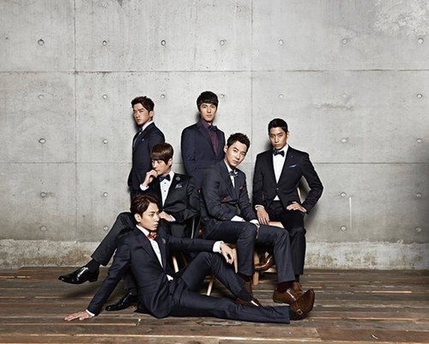 Akibat Andy terlibat perjudian, MBC melaranngnya untuk tampil tapi dicabut setahun kemudian.