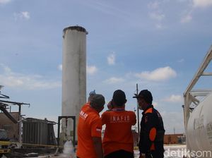 40 Rumah Rusak Akibat Tabung Nitrogen Perusahaan di Kalbar Meledak 40 Rumah Rusak Akibat Tabung Nitrogen Perusahaan di Kalbar Meledak