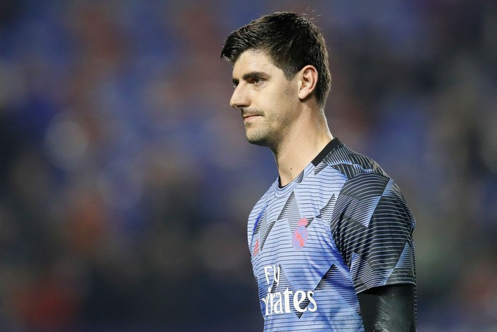 VALENCIA, SPAIN - FEBRUARY 22: Thibaut Courtois of Real Madrid warms up prior the Liga match between Levante UD and Real Madrid CF at Ciutat de Valencia on February 22, 2020 in Valencia, Spain. (Photo by Eric Alonso/Getty Images)