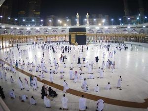 Satgas COVID Ingatkan Jemaah Umroh Lakukan Karantina Saat Kembali ke RI Satgas COVID Ingatkan Jemaah Umroh Lakukan Karantina Saat Kembali ke RI