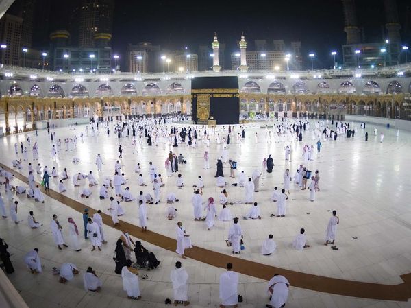 Umroh Kembali Dibuka, Begini Suasananya