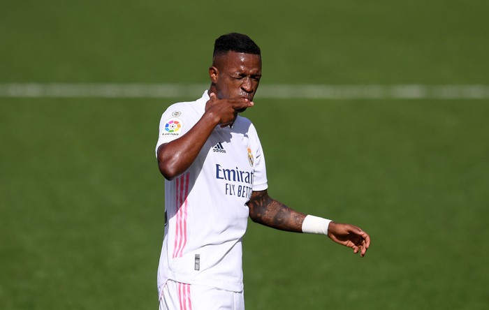 VILLAREAL, SPAIN - OCTOBER 04: Vinicius Junior of Real Madrid celebrates after he scores his sides first goal during the La Liga Santander match between Levante UD and Real Madrid at Ciutat de Valencia Stadium on October 04, 2020 in Valencia, Spain. Football Stadiums around Europe remain empty due to the Coronavirus Pandemic as Government social distancing laws prohibit fans inside venues resulting in fixtures being played behind closed doors. (Photo by Alex Caparros/Getty Images)