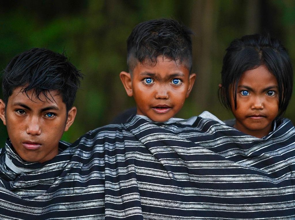 Seperti Bule, 3 Suku Indonesia Ini Bermata Biru Seperti Bule, 3 Suku Indonesia Ini Bermata Biru