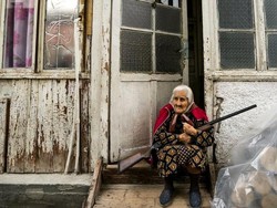 Armenia-Azerbaijan Kian Panas, Warga Sipil Jadi Korban, Kota Luluh-Lantak