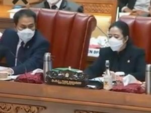 Kontroversi Puan di Paripurna: Matikan Mik Demokrat, Abaikan Interupsi PKS Kontroversi Puan di Paripurna: Matikan Mik Demokrat, Abaikan Interupsi PKS