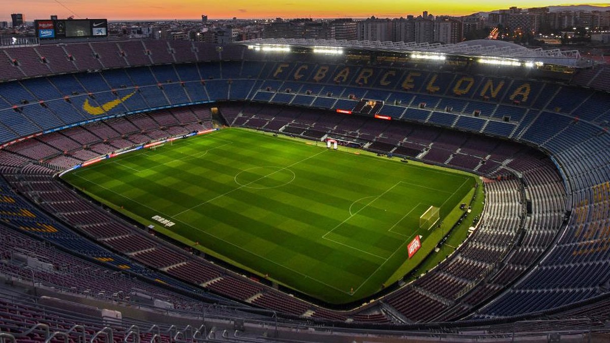 Camp Nou akan diperbesar kapasitasnya hingga mencapai 100 ribu kursi. (Foto: Getty Images/David Ramos)