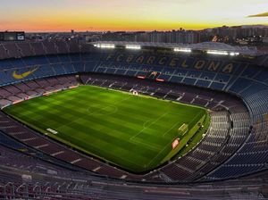 Barcelona Utang Rp 13,8 T untuk Bayar Gaji Pemain?