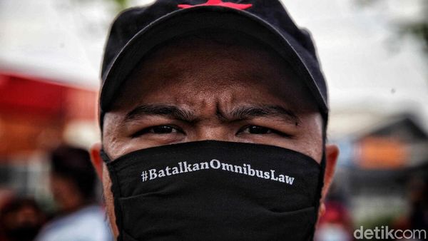 Buruh di Tanjung Priok Juga Gelar Aksi Tolak Omnibus Law