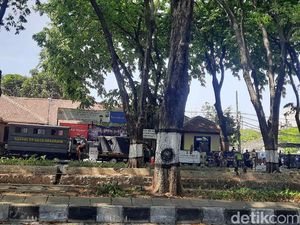 Petugas Gabungan Berjaga Antisipasi Demo Tolak Omnibus Law Cipta Kerja