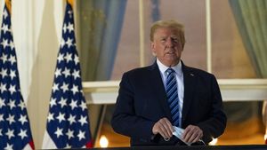 Duh! Tiba di Gedung Putih, Trump Langsung Lepas Masker