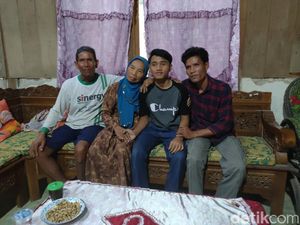 Pilu ABG Sragen 11 Tahun Terpisah dari Keluarga, Ngamen-Dipukuli di Jalanan Pilu ABG Sragen 11 Tahun Terpisah dari Keluarga, Ngamen-Dipukuli di Jalanan