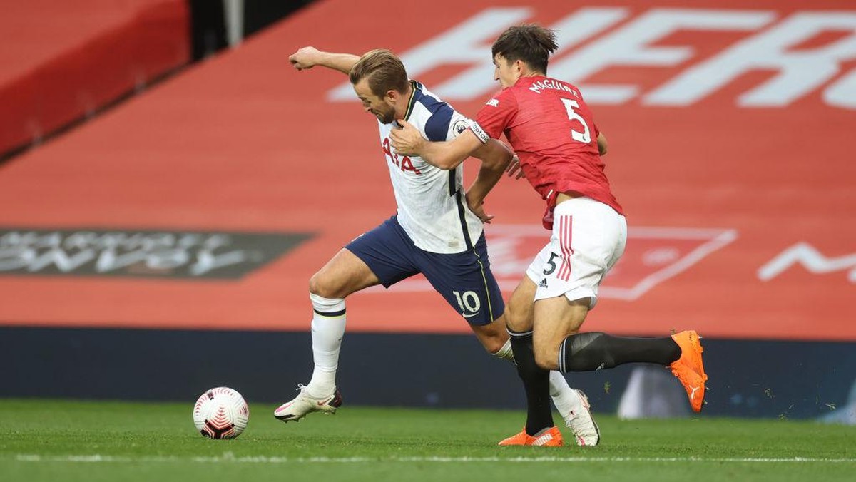 Harry Maguire kok hobi bikin susah temen sendiri? (Getty Images/Pool)