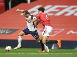 Maguire Suka Bikin Susah Teman Sendiri: Dari Wan-Bissaka Hingga Shaw