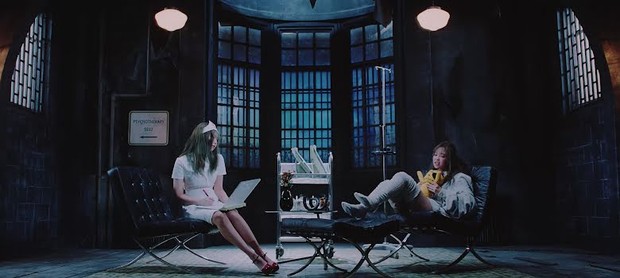 Jennie 'BLACKPINK'/koreaboo.com Salah satu adegan Jennie mengenakan kostum perawat