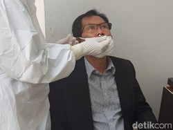 DPRD Surabaya Gelar Tes Swab Usai 1 Anggota Dewan Positif COVID-19