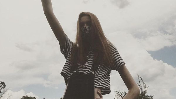 Ini Gadis Remaja Pemilik Kaki Terpanjang di Dunia, Tingginya 2 Meter