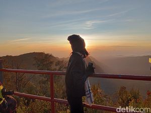 Menjemput Matahari di Penanjakan Bromo 1, Indah Sekali Menjemput Matahari di Penanjakan Bromo 1, Indah Sekali