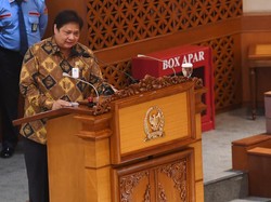 Airlangga Akan Kebut Sisa 14 Peraturan Pendukung UU Cipta Kerja