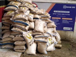 Ratusan Karung Beras Bansos Terendam Banjir, Pemkab Cianjur: Kita Ganti