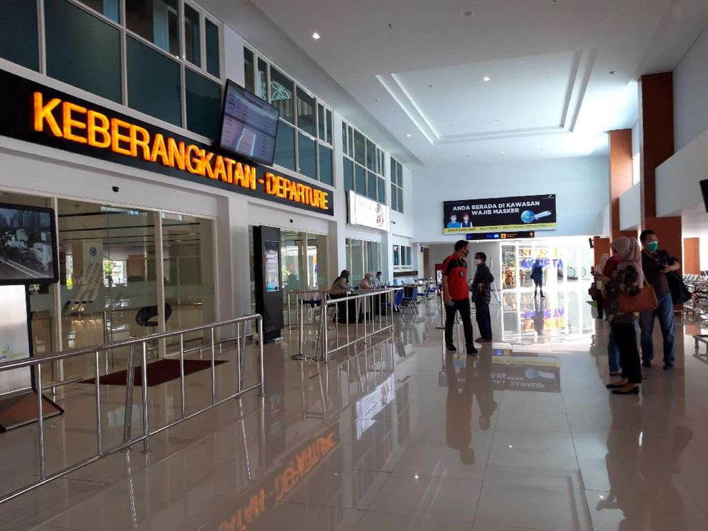 Penumpang Bandara Adi Soemarmo Turun Sekitar 4.000 Penumpang Bandara Adi Soemarmo Turun Sekitar 4.000