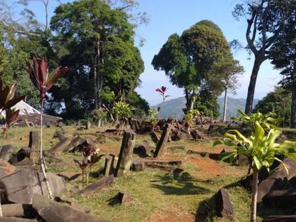 Situs Sejarah Cianjur Katanya Lebih Tua dari Piramida Situs Sejarah Cianjur Katanya Lebih Tua dari Piramida