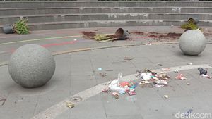 Taman Dago Cikapayang Rusak Usai Demo
