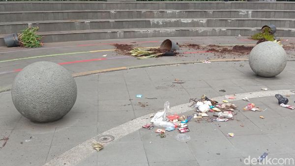 Taman Dago Cikapayang Rusak Usai Demo