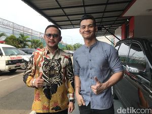 Bebas dari Penjara, Agung Saga Mandi Kembang Buat Buang Sial Bebas dari Penjara, Agung Saga Mandi Kembang Buat Buang Sial