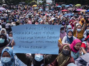 Buruh dan Mahasiswa Sukabumi Turun Ke Jalan Tolak Omnibus Law Buruh dan Mahasiswa Sukabumi Turun Ke Jalan Tolak Omnibus Law