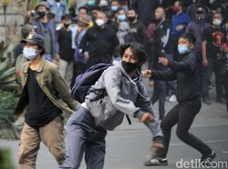 Misteri Kelompok Demonstran Pemancing Emosi yang Ricuh di Bandung