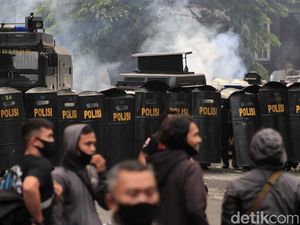 Apa Itu Gas Air Mata? Ini 4 Fakta yang Perlu Diketahui Apa Itu Gas Air Mata? Ini 4 Fakta yang Perlu Diketahui
