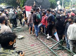 4 Mahasiswa Semarang Jadi Tersangka Demo Rusuh di DPRD Jateng