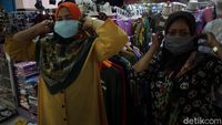 Asyik! Pedagang dan Pengunjung Pasar Beringharjo Dapat Masker Gratis