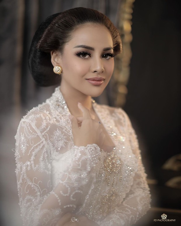 Riasan natural aurel hermansyah