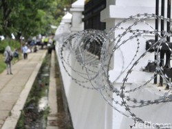 Pasca Demo Ricuh, Gedung DPRD Jabar Dipasangi Kawat Berduri