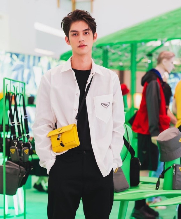 Bright Vachirawit menjadi salah satu aktor muda yang saat ini lagi ramai dibicarakan. Aktor tampan asal Thailand ini rupanya ketutunan Cina dan Amerika.