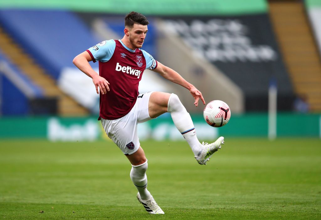 LEICESTER, ENGLAND - OCTOBER 04: Declan Rice of West Ham United  during the Premier League match between Leicester City and West Ham United at The King Power Stadium on October 04, 2020 in Leicester, England. Sporting stadiums around the UK remain under strict restrictions due to the Coronavirus Pandemic as Government social distancing laws prohibit fans inside venues resulting in games being played behind closed doors. (Photo by Marc Atkins/Getty Images)