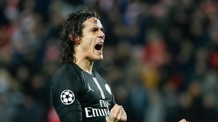 BELGRADE, SERBIA - DECEMBER 11: Edinson Cavani of Paris Saint-Germain celebrates after scoring a goal during the UEFA Champions League Group C match between Red Star Belgrade and Paris Saint-Germain at Rajko Mitic Stadium on December 11, 2018 in Belgrade, Serbia. (Photo by Srdjan Stevanovic/Getty Images)