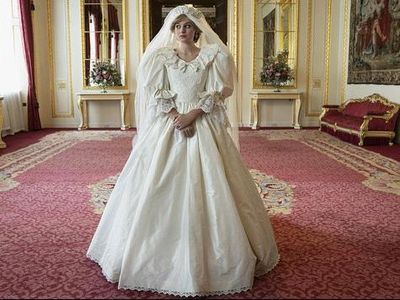 Ini Sosok Cantik Emma Corrin, Aktris yang Jadi Putri Diana di Serial The Crown