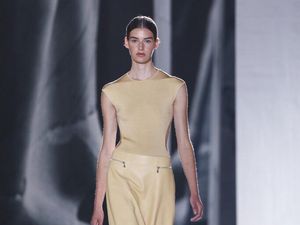 10 Koleksi Busana Terbaru Hermes di Paris Fashion Week 2020