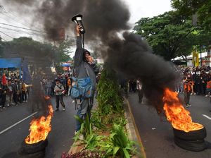 Foto Gelombang Penolakan Omnibus Law UU Ciptaker di Berbagai Daerah