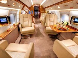 Pramugari Ini Beruntung Sekali Diberi Tip Puluhan Juta, tapi Permintaannya Aneh