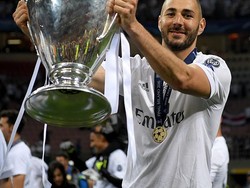 Dilansir ESPN, Karim Benzema sudah meraih 19 trofi bersama Real Madrid. Jumlah itu mengalahkan Cristiano Ronaldo dengan 15 trofi (Getty Images)